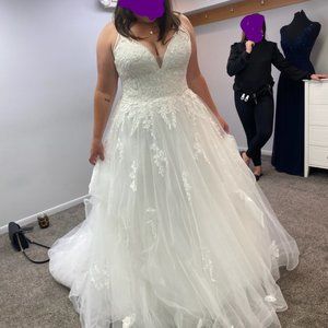 Wedding Dress - Never Been Worn